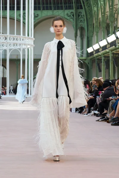 Look 77